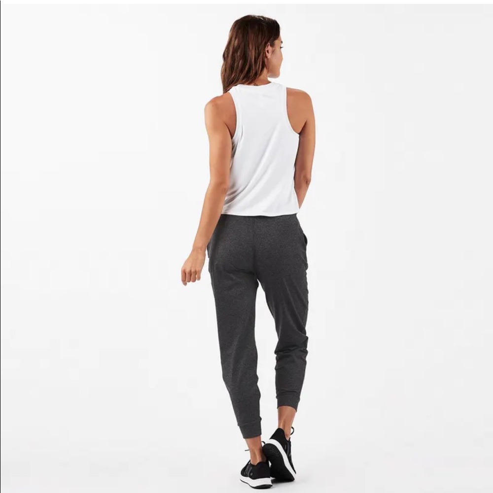 Vuori Performance Jogger in Charcoal Heather - Picture 3 of 6